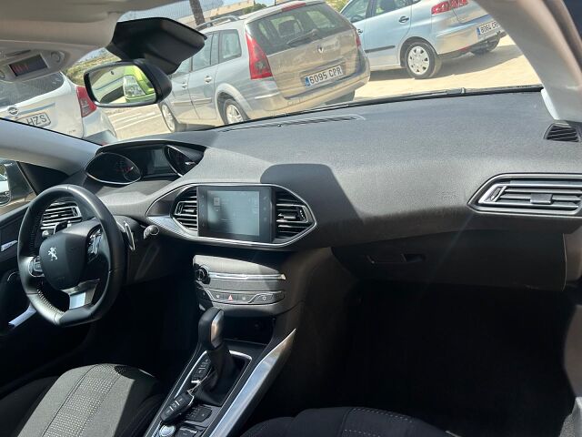 PEUGEOT 308 ALLURE 1.2 E-THP AUTO SPANISH LHD IN SPAIN 40000 MILES SUPERB 2017